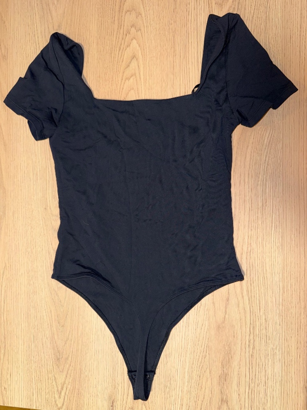 Babaton Contour Squareneck Shortsleeve Bodysuit - size medium